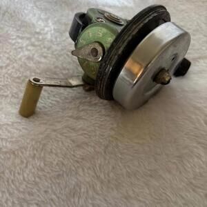 Antique Johnson Century Model #100 Spincast Fishing Reel